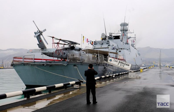Военные корабли Турции зашли в Новороссийск. Деловой заход турецких кораблей продлится до 8 марта, рассказали в пресс-службе Черноморского флота: