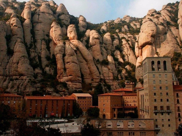 Монастырь Монсеррат в Испании.