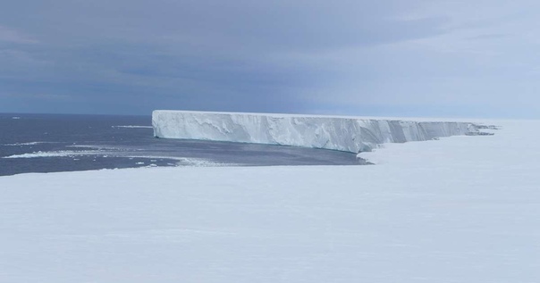 Шельфовый ледник размером с Францию тает в 10 раз быстрее из-за солнечного тепла, нагревающего воду на поверхности