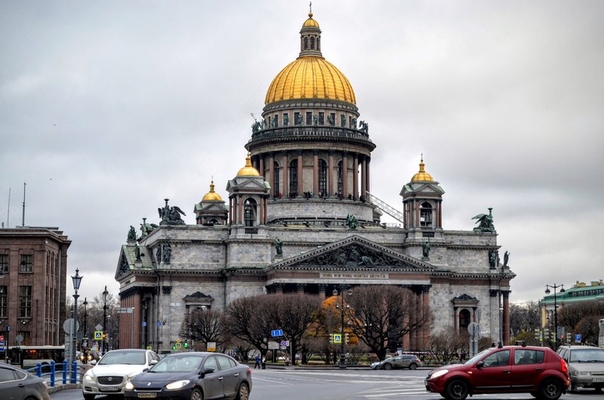 Средний турист оставляет в Петербурге 30 тыс. рублей.