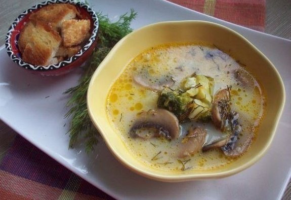 Сырный суп (с шампиньонами и брокколи) 